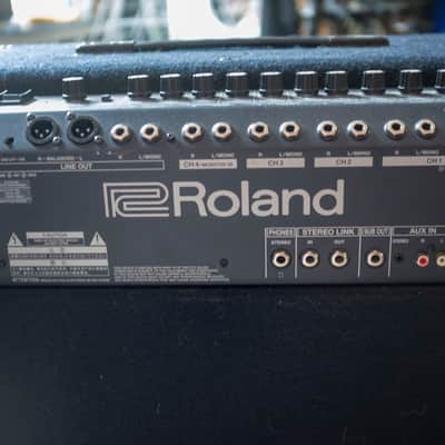 Roland KC-600 4-Channel 200-Watt 1x15" Keyboard Combo 2017 - Present - Black image 3