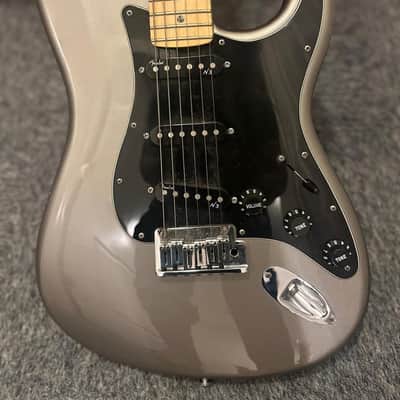 SHARP! Fender American DELUXE Stratocaster Electric Guitar Tungsten MAPLE Neck + Deluxe TSA Case. Tuxedo style. image 2
