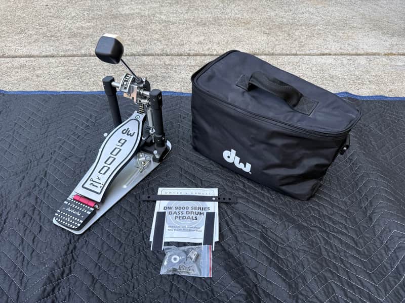 DW 9000 Single Kick Bass Drum Pedal w/ Case image 1