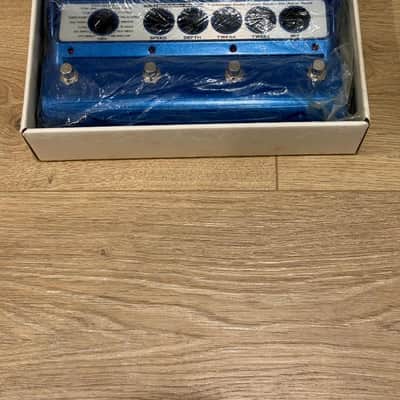 Line 6 MM4 Modulation Modeler (Mint / Barely Used) w/ Box & Manual image 3