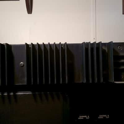 Yamaha power amp P- 2075-C Late 70s early 80s - Black metal image 4