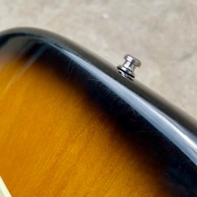 Fender American Deluxe Stratocaster V-Neck with Maple Fretboard 2004 - 2010 - 2-Color Sunburst image 17