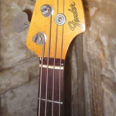 2005 Fender Jazz Bass Sunburst w/ Nice Hard Case image 2