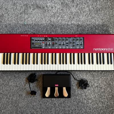 Nord Piano 2 HP73 + Case + Triple Pedal Unit