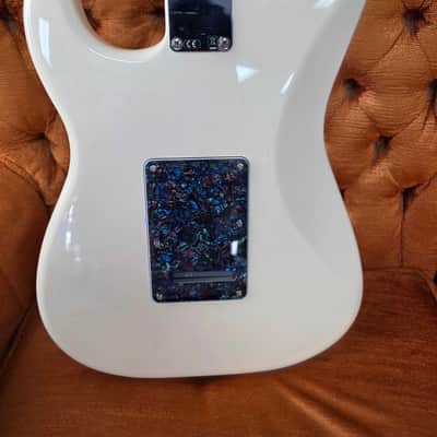 Fender Vintera '60s Stratocaster Modified with Pau Ferro Fretboard 2019 - 2023 - Olympic White image 5