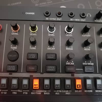 Roland T-8 AIRA Compact Beat Machine 2022 - Present - Black image 3