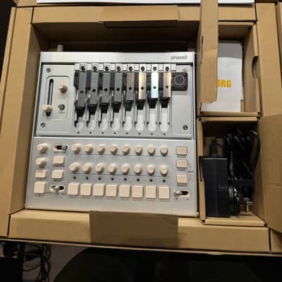 Korg phase8 w/ Limited Edition Resonators image 3