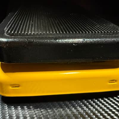 Colorsound Wah-Fuzz-Swell 1990s, United Kingdom - Yellow, Runs on Motorola BCI-84-LC-M728 Transistor image 9