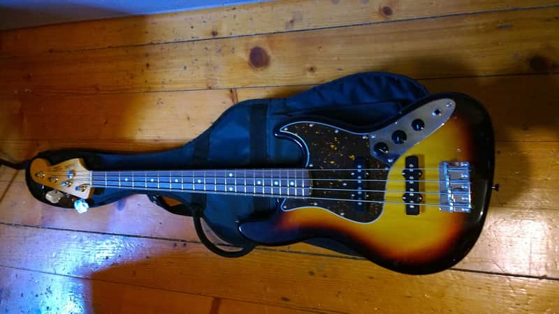 Short Scale Fender Mini Jazz Bass '62 Reissue 2014 3-Tone Sunburst image 1