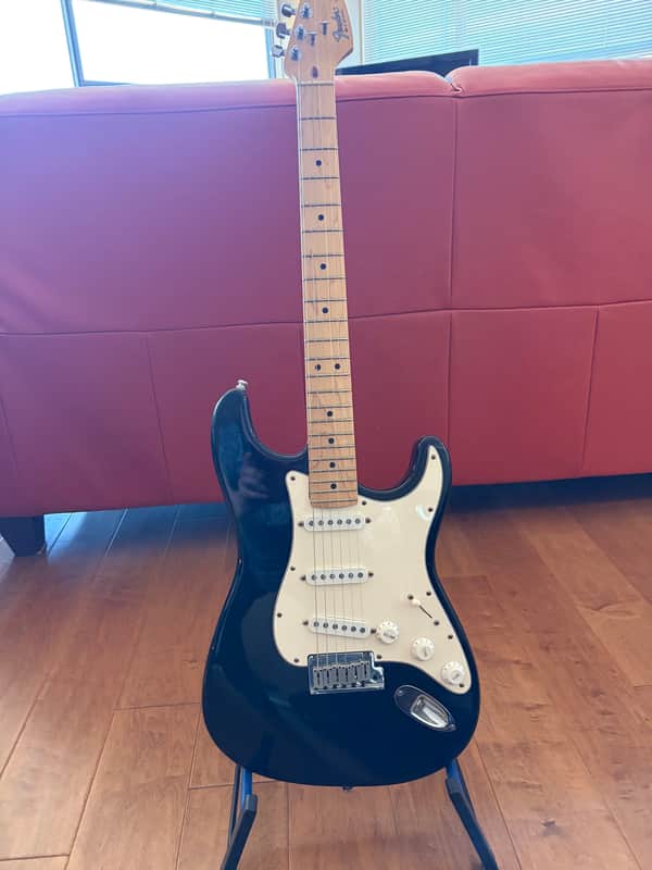 Fender American Standard Stratocaster with Maple Fretboard 1986 - 1993 - Arctic White image 1