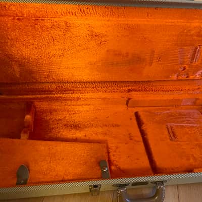 Fender G&G Deluxe Strat/Tele Hardshell Case, Tweed with Orange Plush Interior image 10