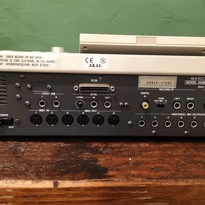 Akai MPC3000 MIDI Production Center 1993 - 2001 - Grey image 3