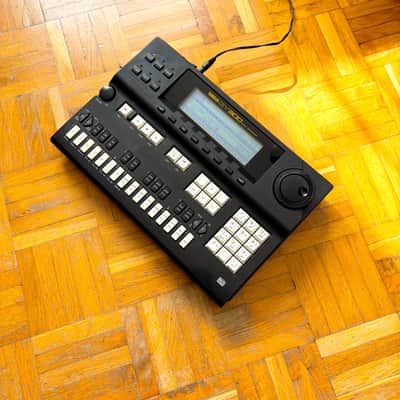 Yamaha QY300 (Japan, 1994) professional high-end all-in-one music sequencer workstation! Read the full ad!