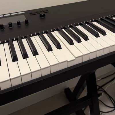 Native Instruments Komplete Kontrol S88 MKii 2020 - Present - Black image 2