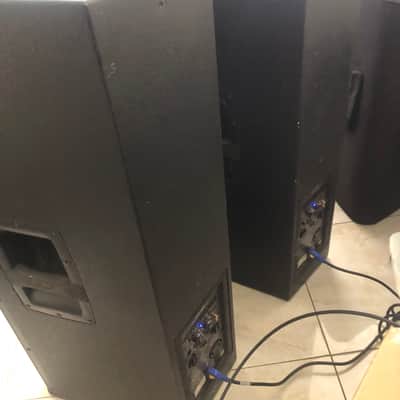 QSC KW151 powered speakers image 5