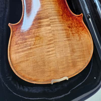Mint Open Box Krutz 400 Series Model A840 15.5" Step Up Viola w/ Case and Bow image 7