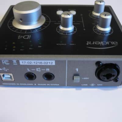Audient iD4 Desktop USB Audio Interface 2010s - Black image 5