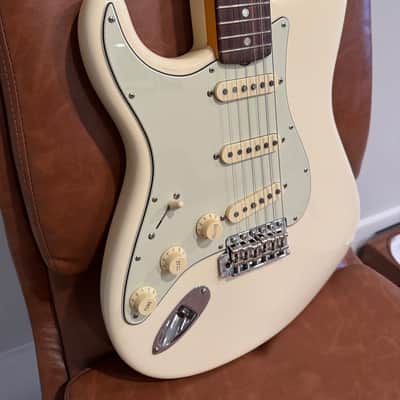 Fender American Original '60s Stratocaster Left-Handed with Rosewood Fretboard 2018 - 2022 - Olympic White image 4