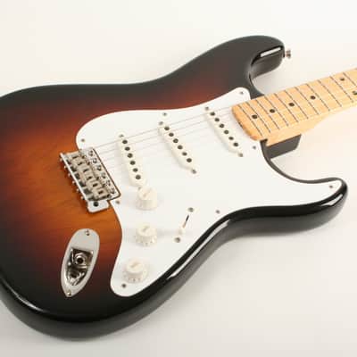Fender Custom Shop Limited Edition 70th Anniversary 1954 Stratocaster DLX Closet Classic 1-Piece Quartersawn Maple Neck Fingerboard Wide-Fade 2-Color Sunburst XN5106 image 3