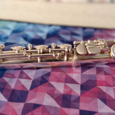 Yamaha YFL-774 Solid Silver Flute image 11