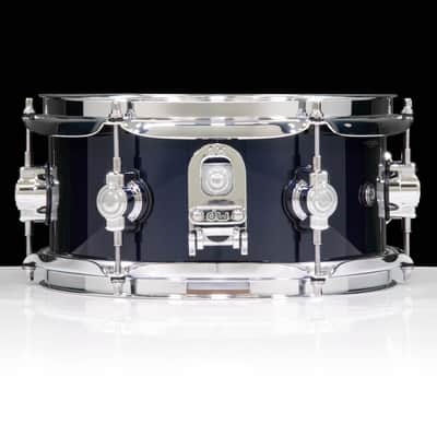 DWe 5x10 Midnight Blue Metallic Snare Drum Bundle (Drum, Hub and Software) image 6