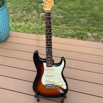 Fender Classic Player '60s Stratocaster With Hard case image 1