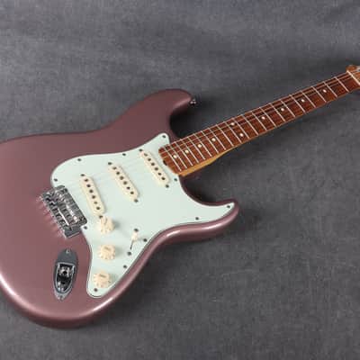 Fender Vintera Modified 60s Stratocaster - Burgundy Mist - 2nd Hand image 10