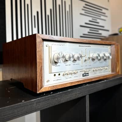 Marantz Model 1152DC 76-Watt Stereo Solid-State Integrated Amplifier 1977 - 1980 - Silver with Wood Case image 1