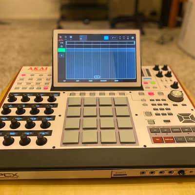 Akai MPC X Standalone Sampler / Sequencer 2017 - Present - Black image 15