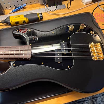 2025 Fender MIJ Japan Traditional 60s Precision P Bass Black Pearl Matching Headstock Gig Bag image 12