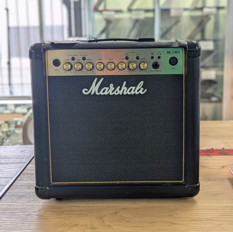 Marshall MG Carbon Fiber MG15CFX 2-Channel 15-Watt 1x8 Marshall MG Carbon Fiber MG15CFX 2-Channel 15-Watt 1x8