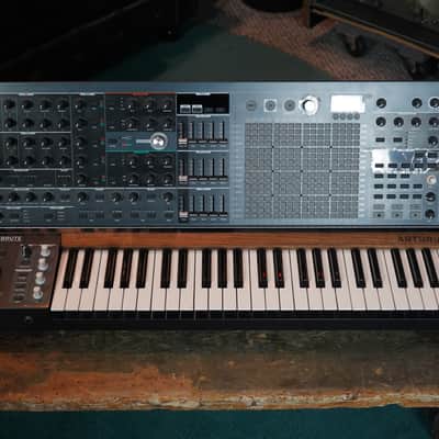 Arturia MatrixBrute 2021