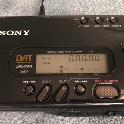 Sony DAT Walkman TCD-D8 Portable Recorder w/ Case & Power Supply image 3