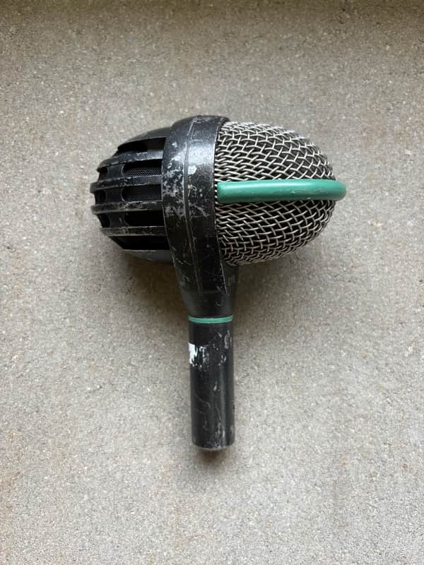 AKG D112 Kick Drum Microphone | Reverb