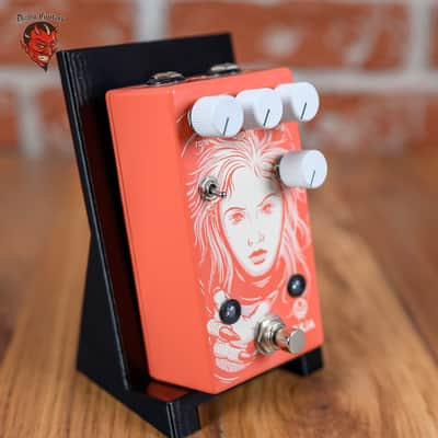 Walrus Audio Julia Chorus / Vibrato V2 Limited Edition Coral Series Coral image 3