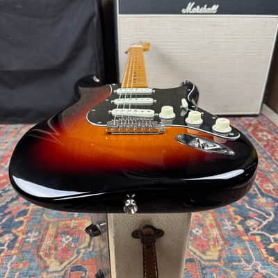 Fender USA Professional Classic Stratocaster 3 Tone Sunburst - 2025 image 18