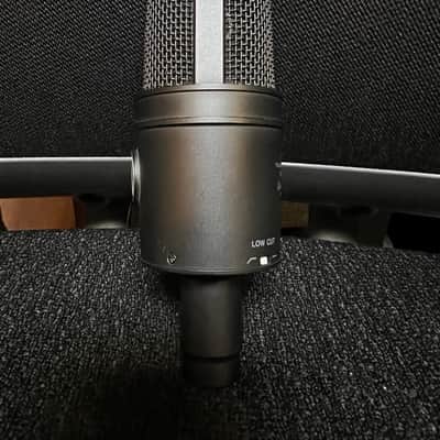 Audio-Technica AT4033a Large Diaphragm Cardioid Condenser Microphone 2010s - Black image 4