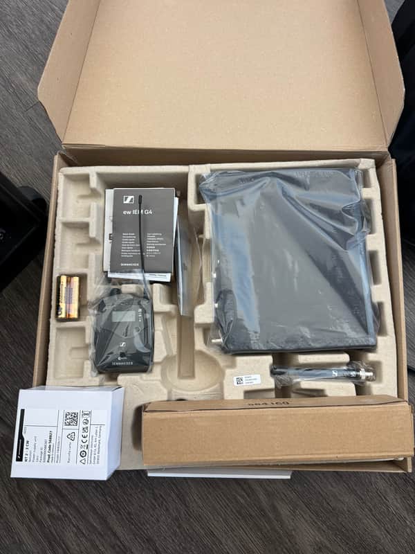 Sennheiser EW IEM G4 -A1 Wireless In-Ear Monitoring System (A1-Band: 470-516 MHz) 2010s - Black image 1