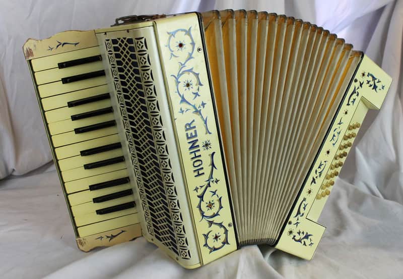 8114 - Ivory Decorated Hohner Kinder Piano Accordion MM 25 24 image 1