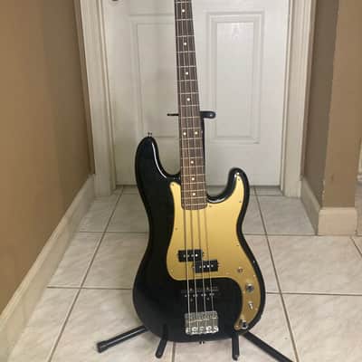 FENDER DELUXE P-BASS SPECIAL (MEXICAN MODELS) bass guitars