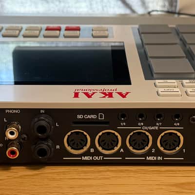 Akai MPC Live II Standalone Sampler Retro Edition image 3