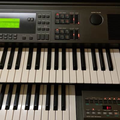 Yamaha EL-70 Organ image 3