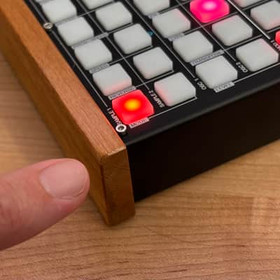 Synthstrom Deluge - OLED display - with case image 12
