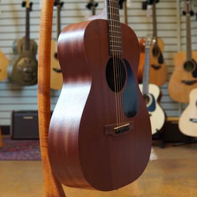 Martin 000 Jr-E All-Sapele Acoustic-electric Guitar w/Padded Gig Bag image 2