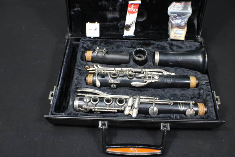 A Vito Reso-Tone Bb Clarinet in it's Original Case with Extras   # 33 C image 1