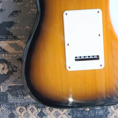 Fender 50th Anniversary American Deluxe Stratocaster 2004 - Sunburst image 21