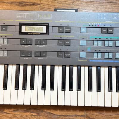 Casio CZ-5000 61-Key Synth-Excellent condition;BEST DEAL ON THE NET!!!