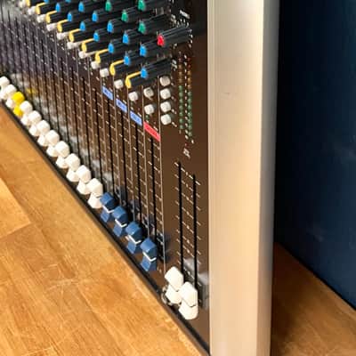 Soundcraft M Series Spirit M12 20-Channel Mixer image 7