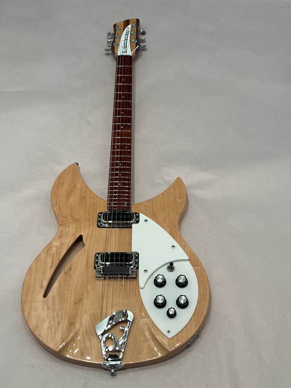 Rickenbacker 330