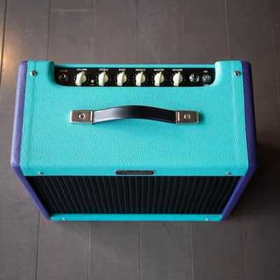Fender Limited Edition Blues Junior IV - Two Tone Purple/Seafoam image 2
